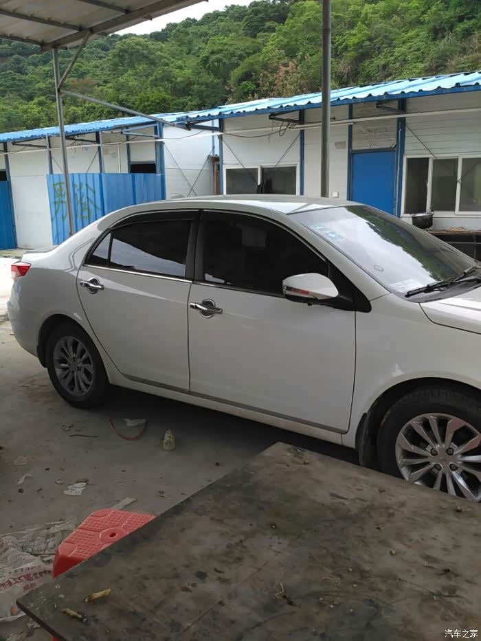 11137 | 回复: 89 远景论坛 新远景10个月了,车的装饰品倒买了不少!