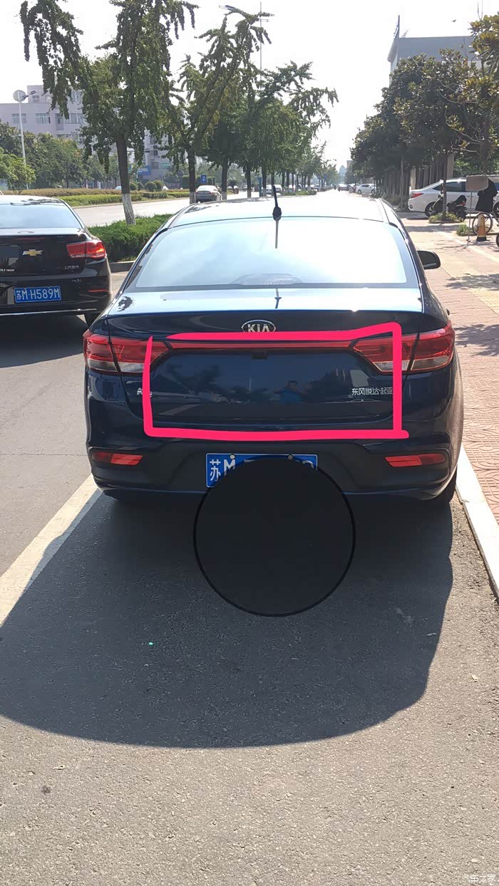 新款k2后车牌上面一大片空白