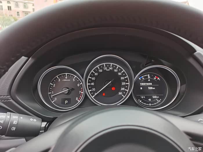 马自达cx5灰色2.0智尊