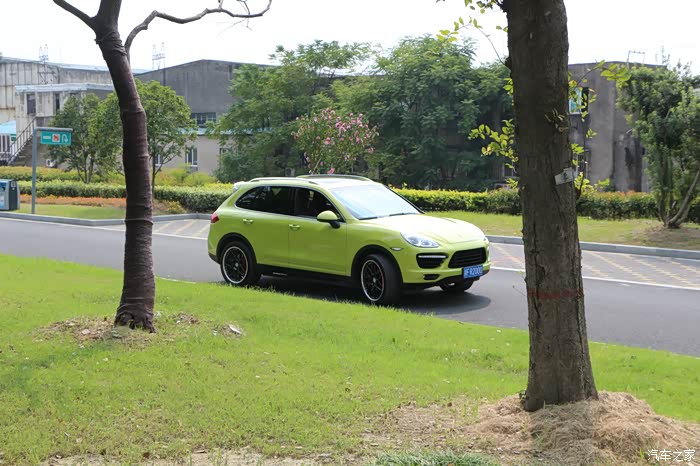 保时捷卡宴史诗级改造橄榄绿车漆hre轮毂cargraphic排气