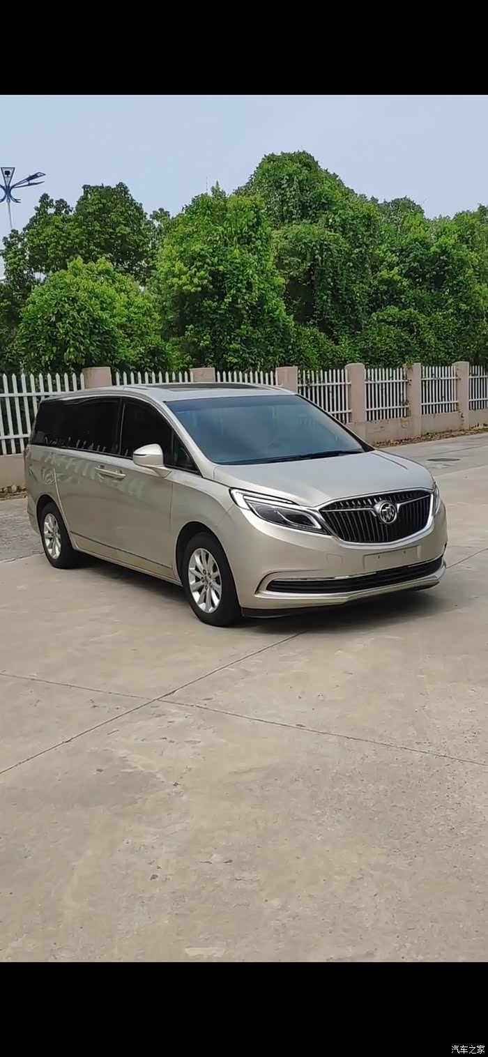 空间超大配置豪华别克gl8