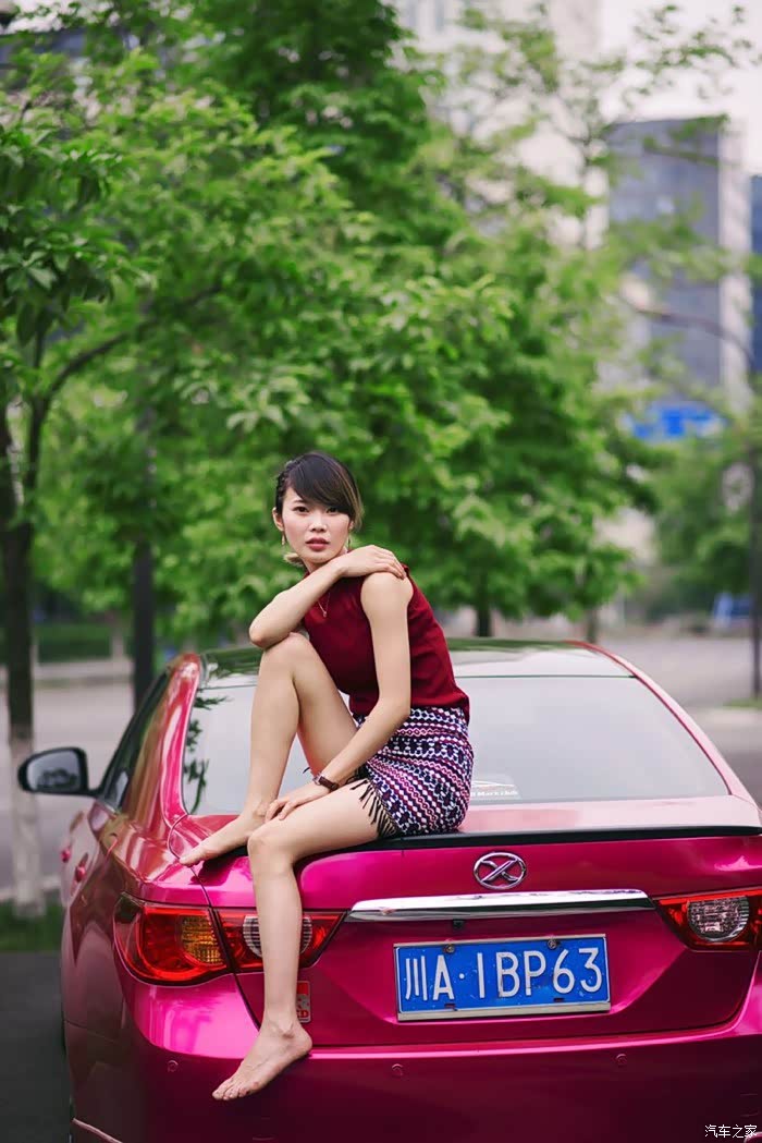 媳妇当车模南方姑娘和小红车的夏日邂逅
