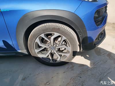 【秋风送爽秀生活】年轻人的suv,领克02