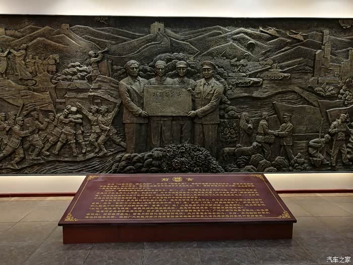 进门浮雕回汉家亲军民鱼水情吴忠市连续3届荣膺全国双拥模范城