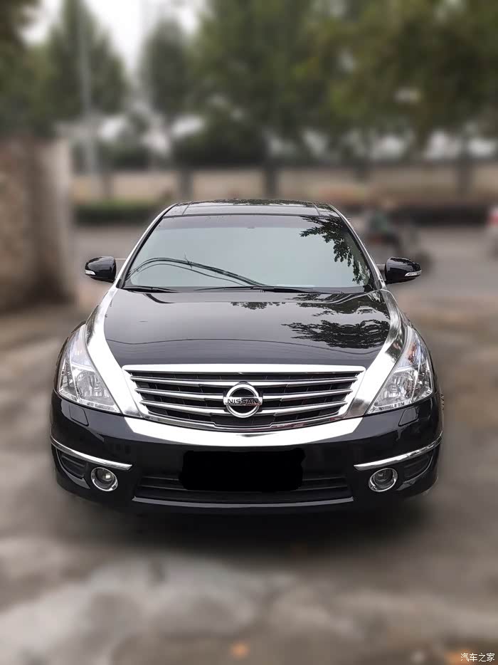 我们两个用新天籁公爵越野00后的拍照造型