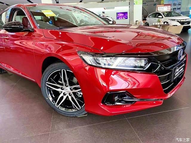 实拍2022款本田雅阁!红色涂装亮眼,配置提升