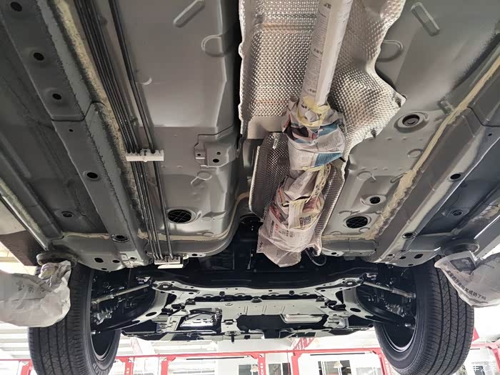 劲炫20领航版提车作业裙底风光无限附底盘高清大图