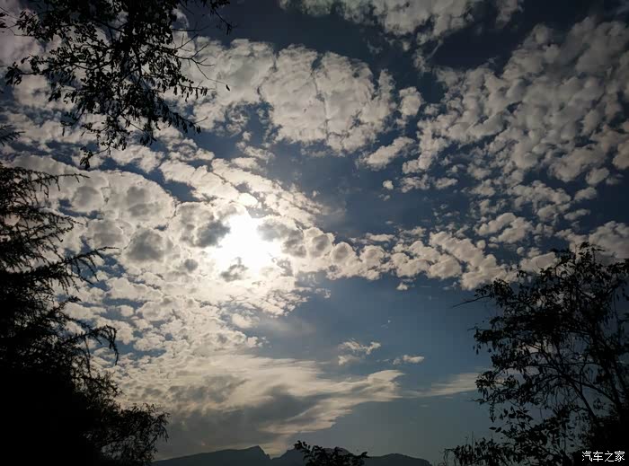 吃上瘾自驾烧烤雨转晴后见仙境