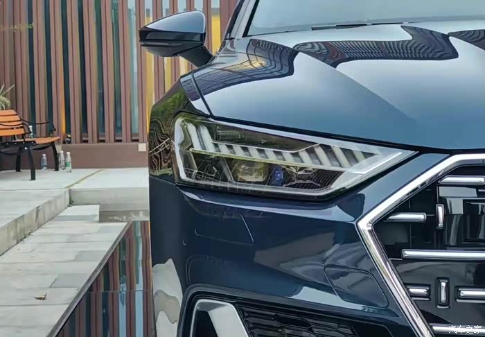 奥迪全车的棱角分明,线条立体饱满!