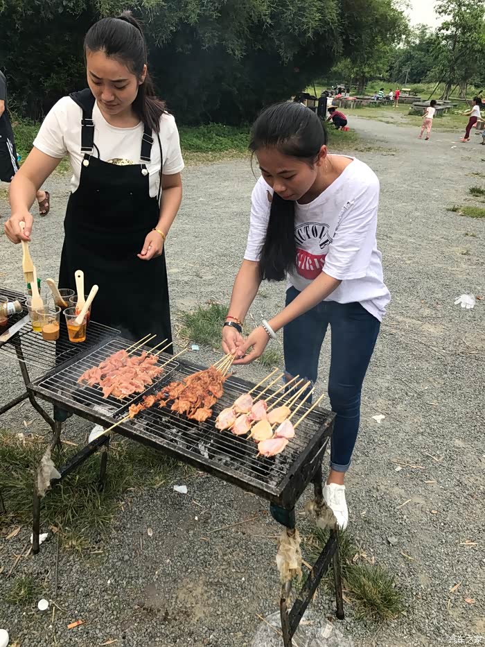 清明小长假郊野公园烧烤