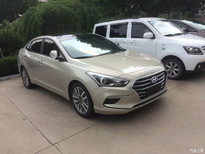 【图】各位车友有谁拿下了17款丝绸金,求爆图_名图论坛_汽车之家论坛