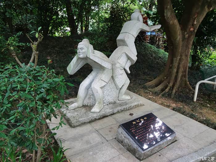 掩耳盗铃拍美女