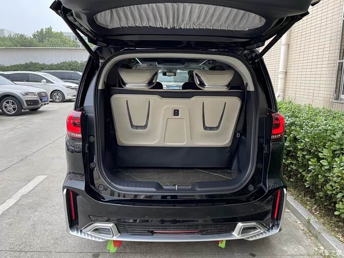 国庆前客户需求加班加点赶制出的全新传祺m8豪华改装