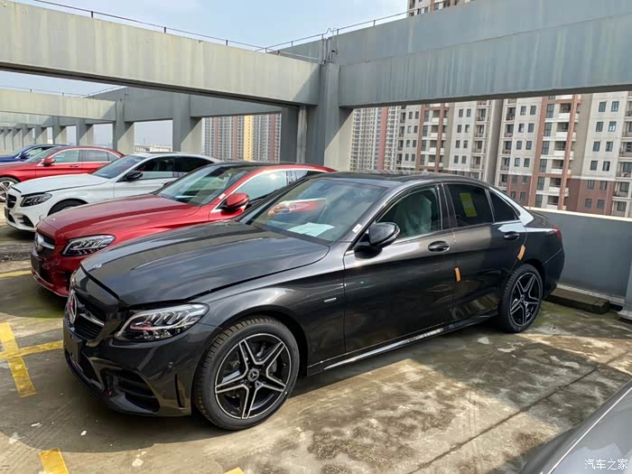 1335 | 回复: 12 奔驰c级论坛 求c260石墨灰的照片12楼发表于 2021-4