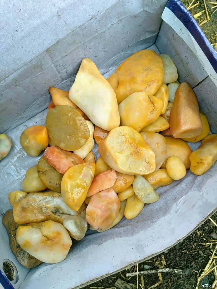 新疆乌尔禾之行满地的玉石玛瑙你没见过的宝石之旅多图