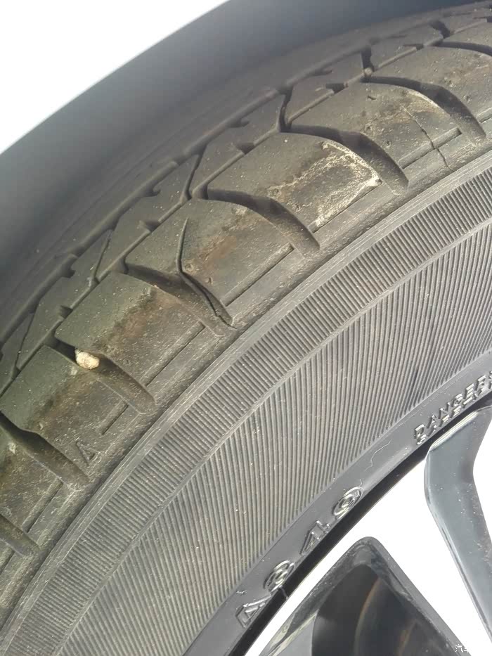 轮胎有裂口伤,需要处理吗?