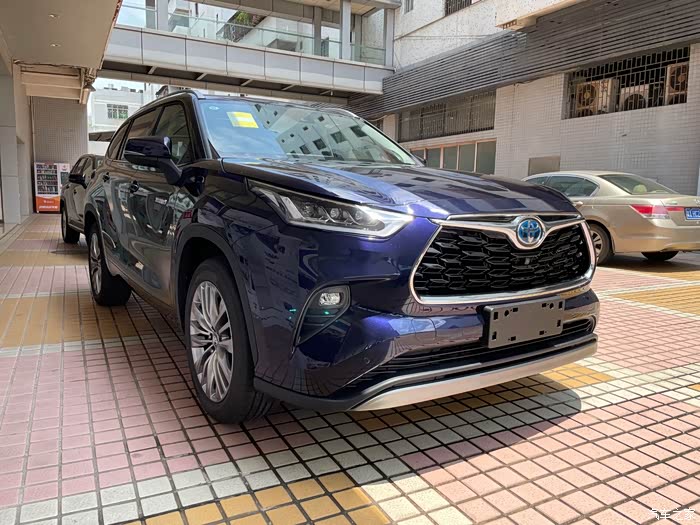 全新汉兰达的宝石蓝,看得我有点心动