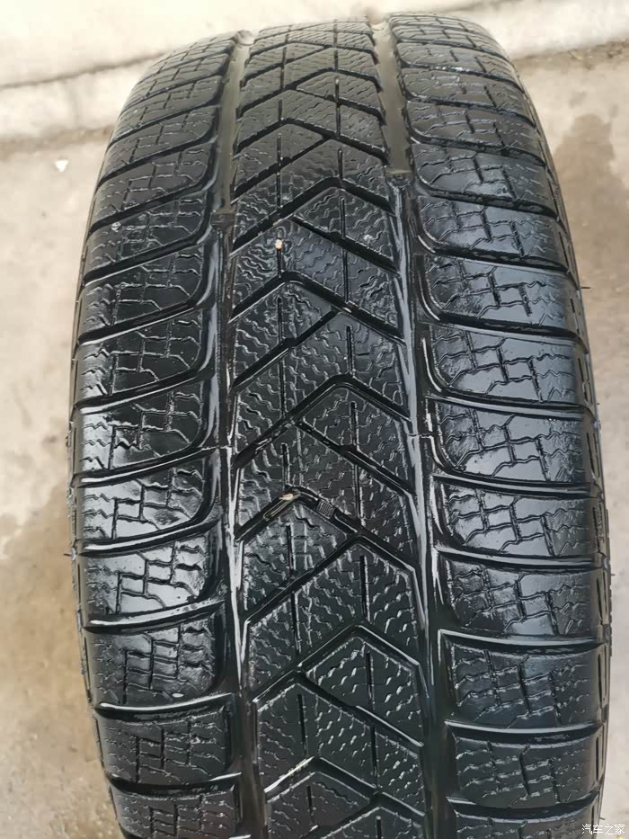 倍耐力雪地胎带原厂胎压当时选装后来跟换19寸四季