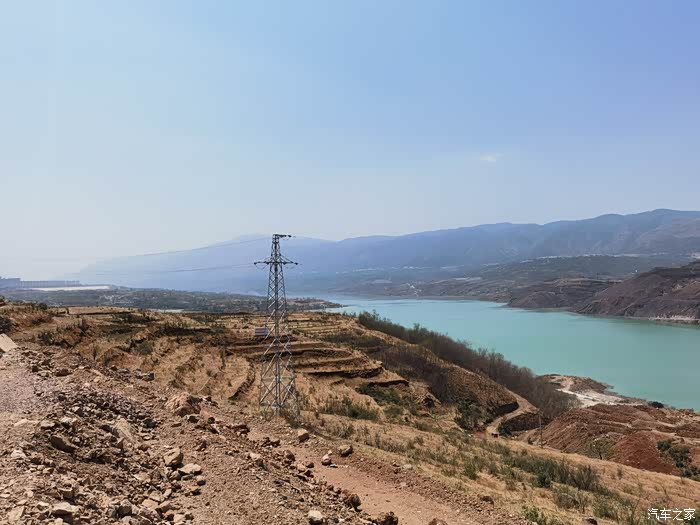 汉ev自驾昭通巧家路过快要淹没的沿江公路新葫芦口大桥已通车