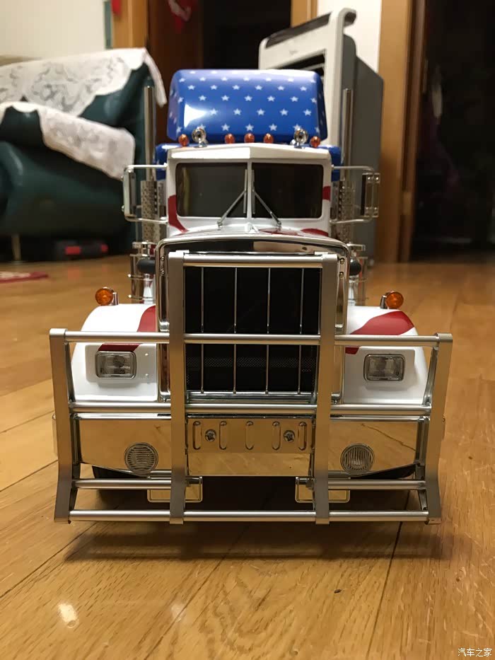 擎天柱的同门美式拖车