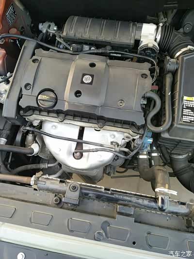 请问专家东风风神h30发动机有两种型号吗?看图两者有什么区别