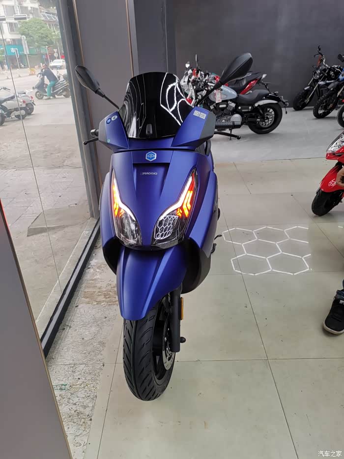 比亚乔x7现场观车