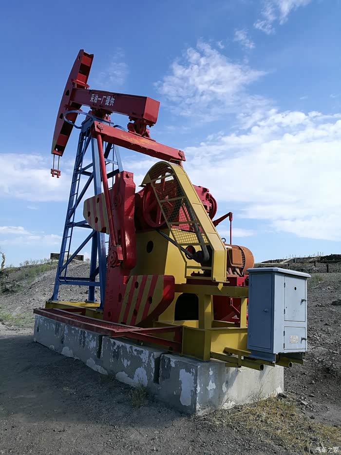 黑油山公园油井钻井机