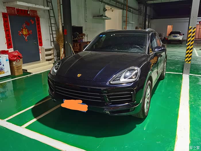 出自家用卡宴30黑玉色