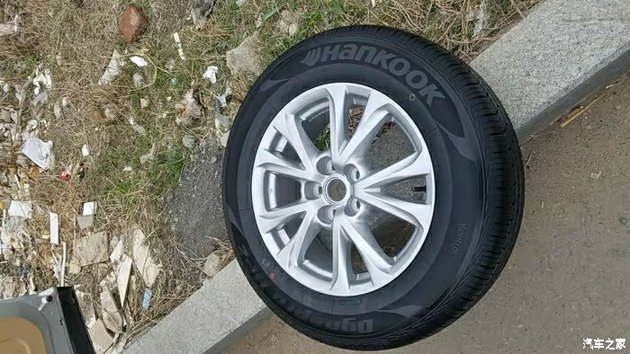 马自达钢丝原厂17寸轮毂带胎出售