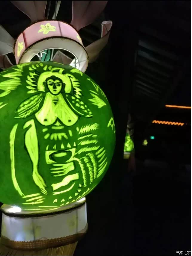 昨天参加西瓜灯雕刻大赛