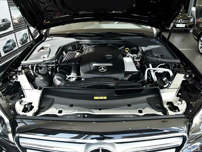 【图】突然发现一个有趣的现象(关于引擎盖下的现实)_奔驰e级论坛