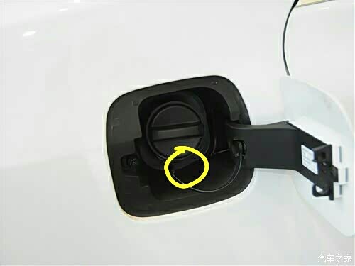 请教各位老师一个关于油箱加油口的问题