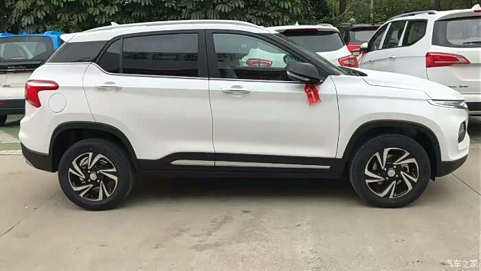 宝骏510豪华白色现车充足欢迎大家围观