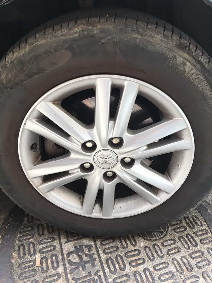 丰田锐志09款原厂r16轮毂
