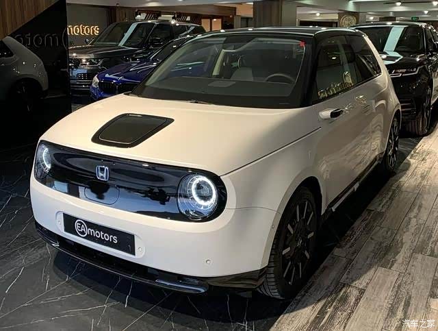 外观和内饰很复古内饰大尺寸的屏幕很有亮点全新本田e实车