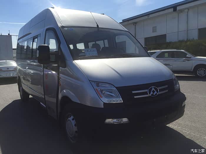 2017款加长轴高顶 amt商旅17座 新车上牌只发车图_上汽大通maxus v80