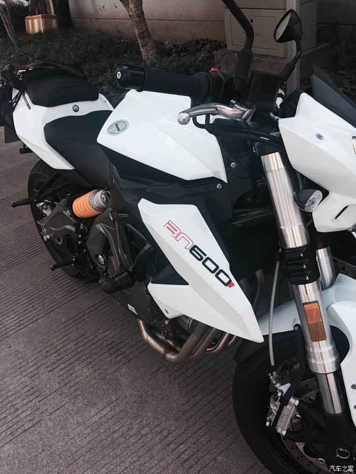 【图】出个白色bn600_贝纳利摩托车论坛_汽车之家论坛