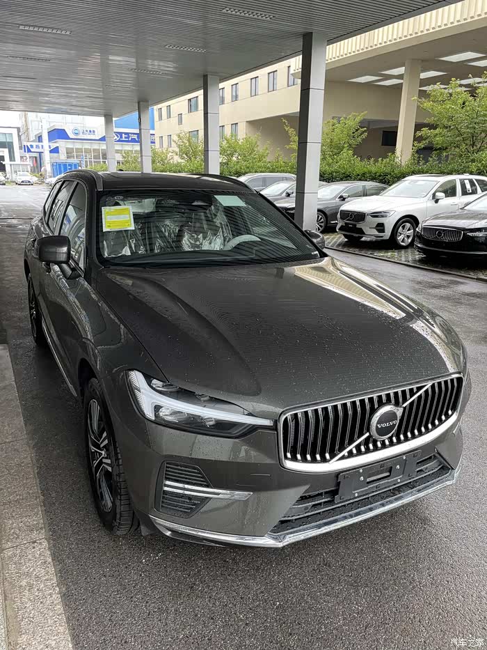 出22款xc60b5致远松林灰准新车车况
