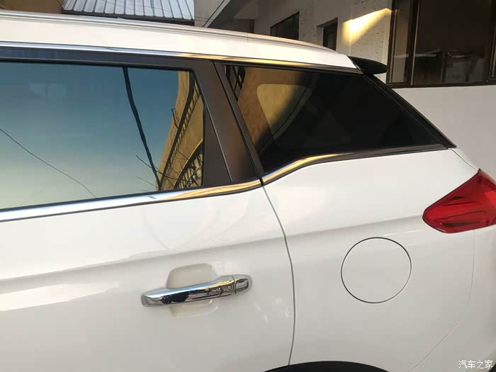 【2016年终福利】【博越】改全黑尾翼连接黑顶 前风挡3秒除