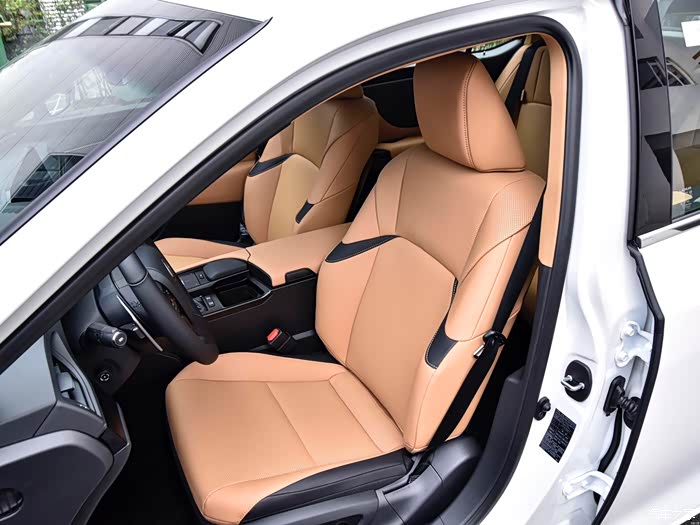 秋山栗座椅颜色好看还是茶珀棕内饰好看?车友们