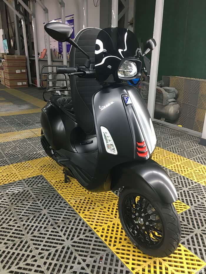 为了情怀买单我的vespa冲刺150哑光黑