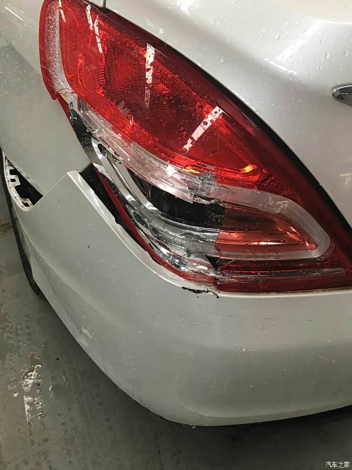 【图】尾灯坏了_标致308论坛_汽车之家论坛
