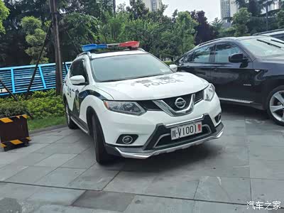 警车奇骏,好看吗