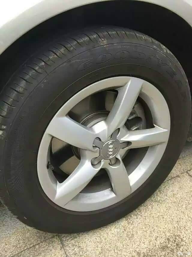 【图】出a4l原厂标配轮胎225/55/r16(轮毂已出),里程数3000公里_奥迪a