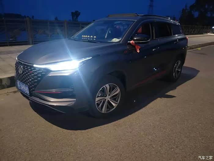 夜幕下的黑武士长安cs75plus