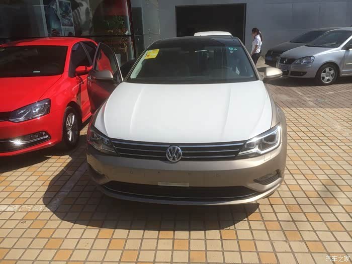 大家有没有金色实车的照片