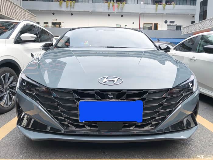 人生的第一辆车,太空灰颜色的伊兰特外观真的太赞了