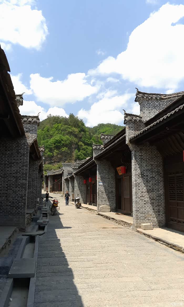 一汽丰田rav4无需等待即可出发五一带上家人游玩双河古镇