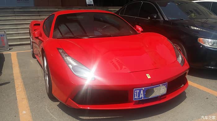 偷拍沈阳最壕地库百万级豪车多的像你家楼下的二手捷达