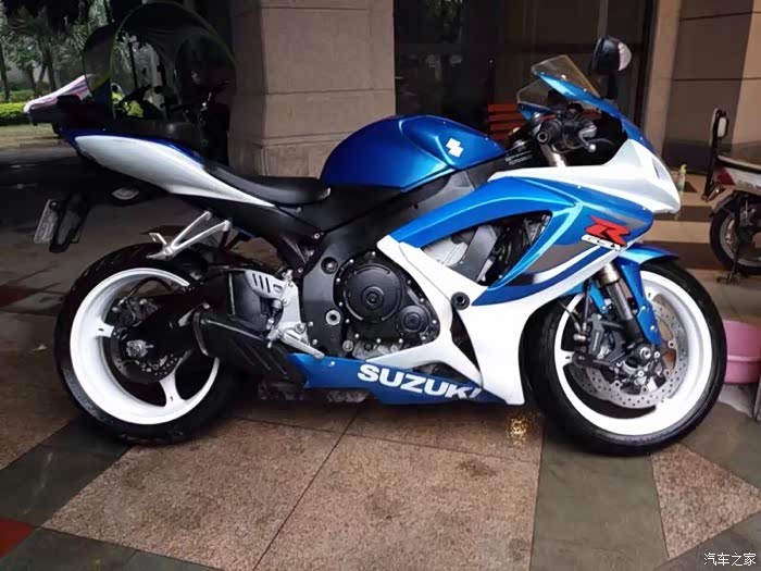 大排量机车机油规格?机油量多少?